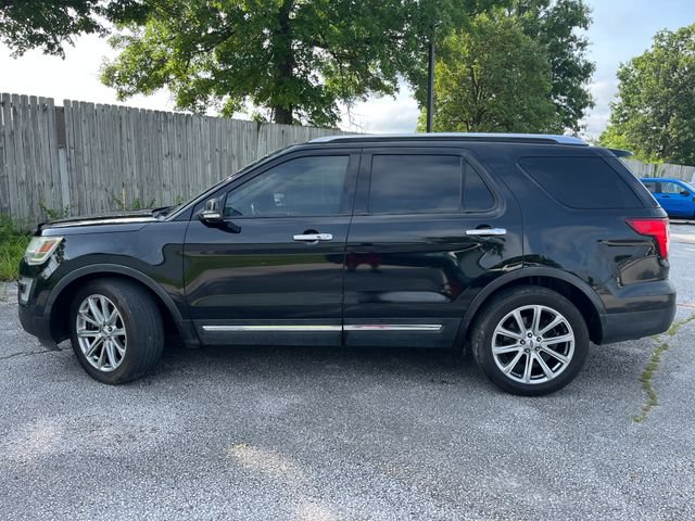 Used 2017 Ford Explorer Limited FWD image 2