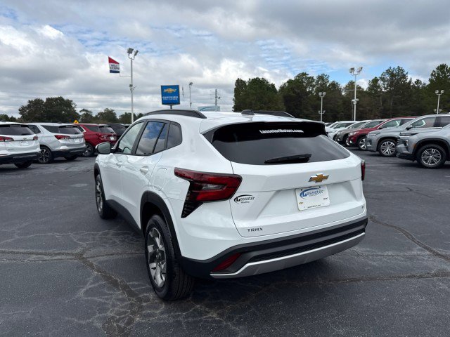 New 2025 Chevrolet Trax LT w/ Driver Confidence Package image 5