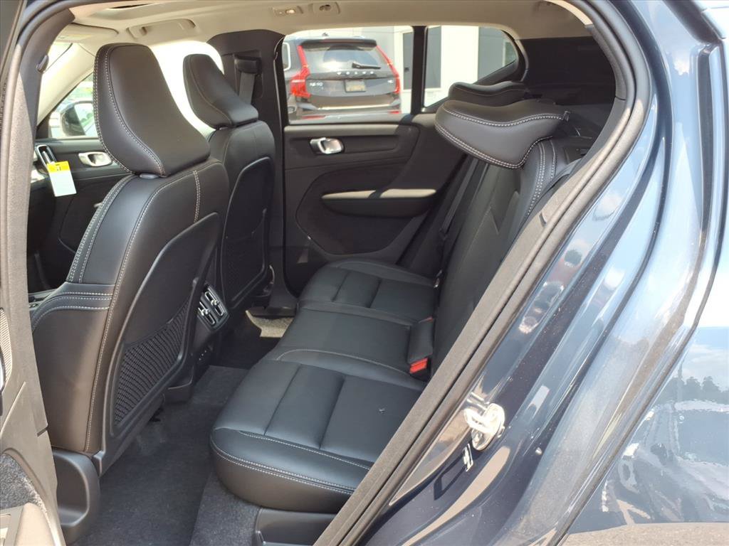 New 2026 Volvo XC40 B4 Core w/ Climate Package FWD image 13