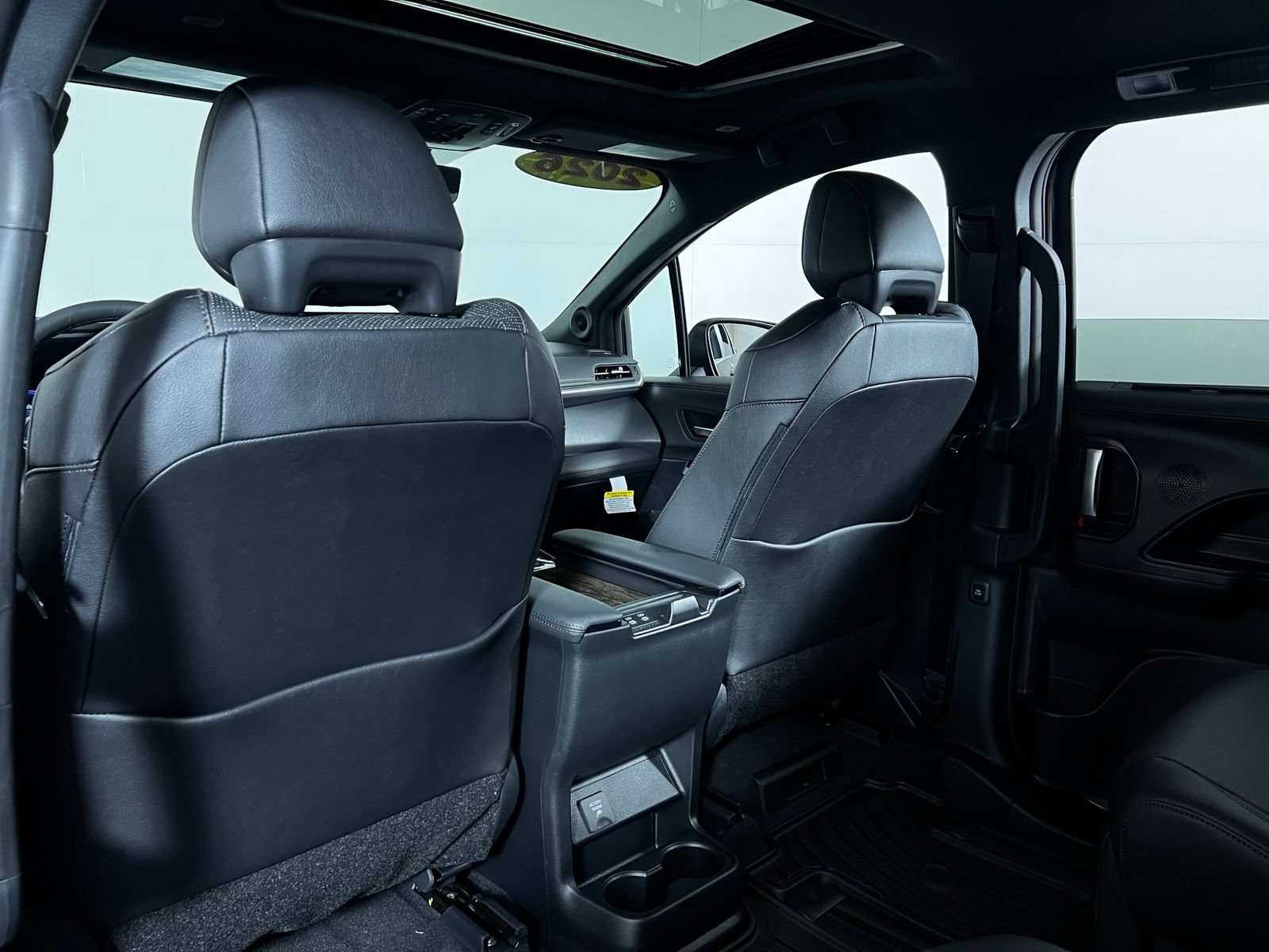 Used 2026 Toyota Sienna Limited FWD image 24
