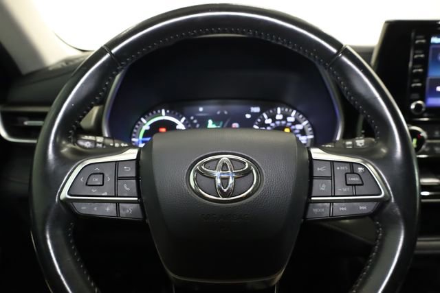 Used 2021 Toyota Highlander XLE image 16