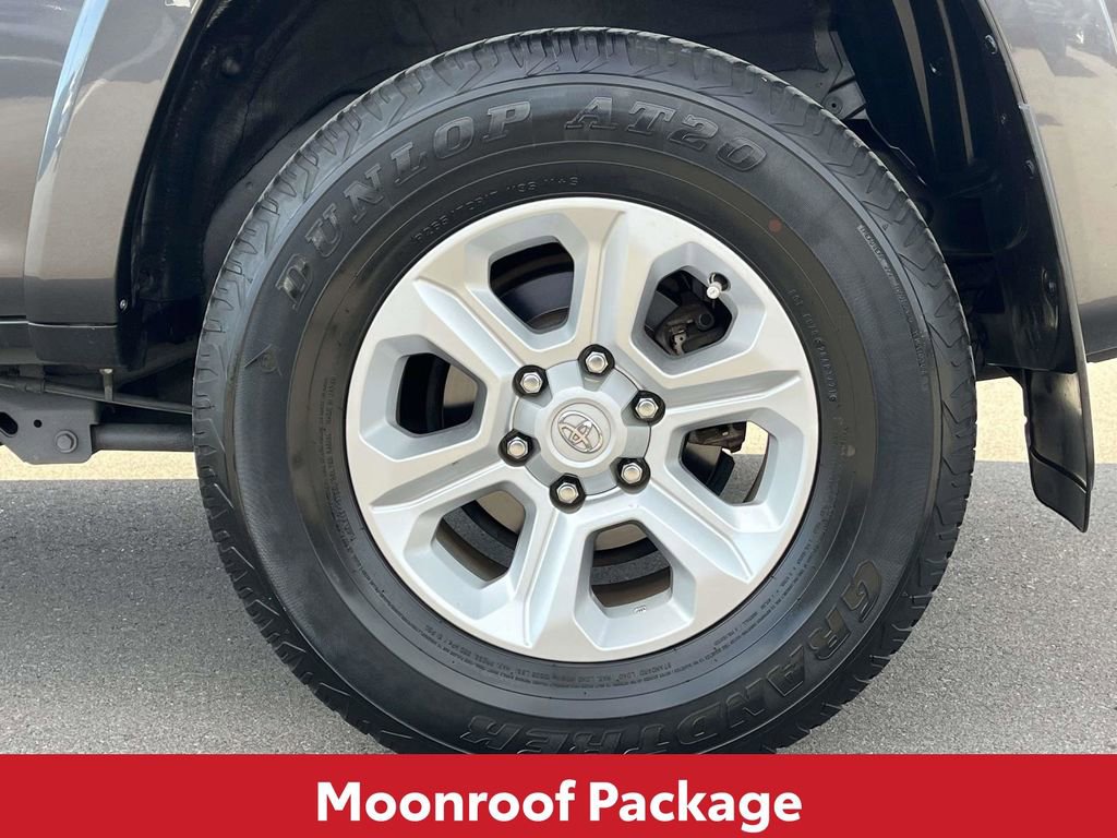 Used 2022 Toyota 4Runner SR5 Premium w/ Moonroof Package RWD image 15