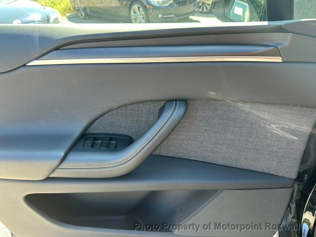 Used 2024 Tesla Model X Plaid image 11