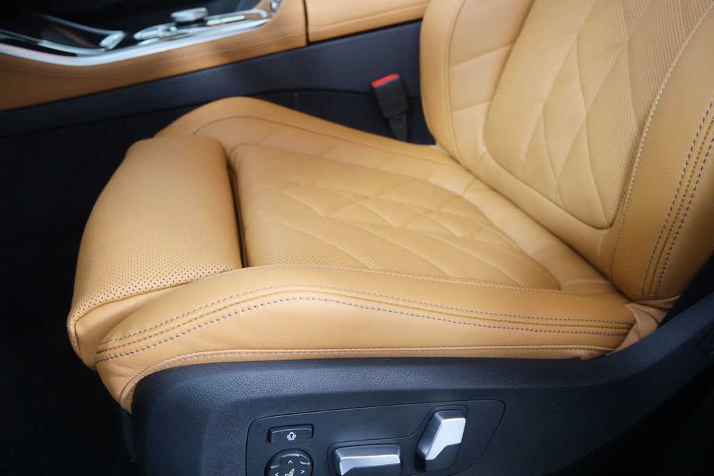 Used 2026 BMW X5 sDrive40i w/ M Sport Package RWD image 10