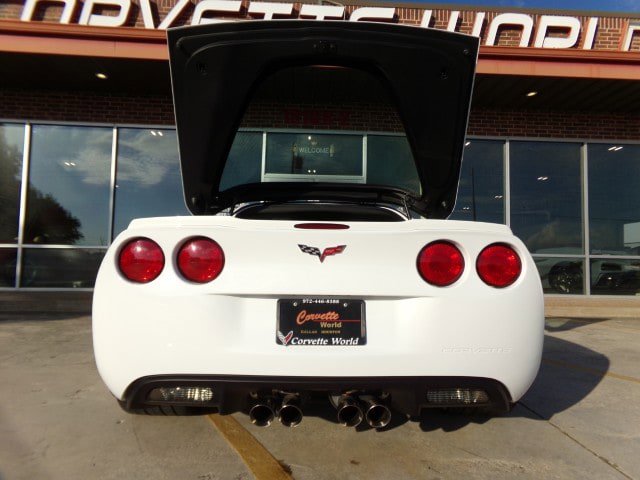 Used 2013 Chevrolet Corvette Z06 w/ 3LZ Preferred Equipment Group RWD image 11