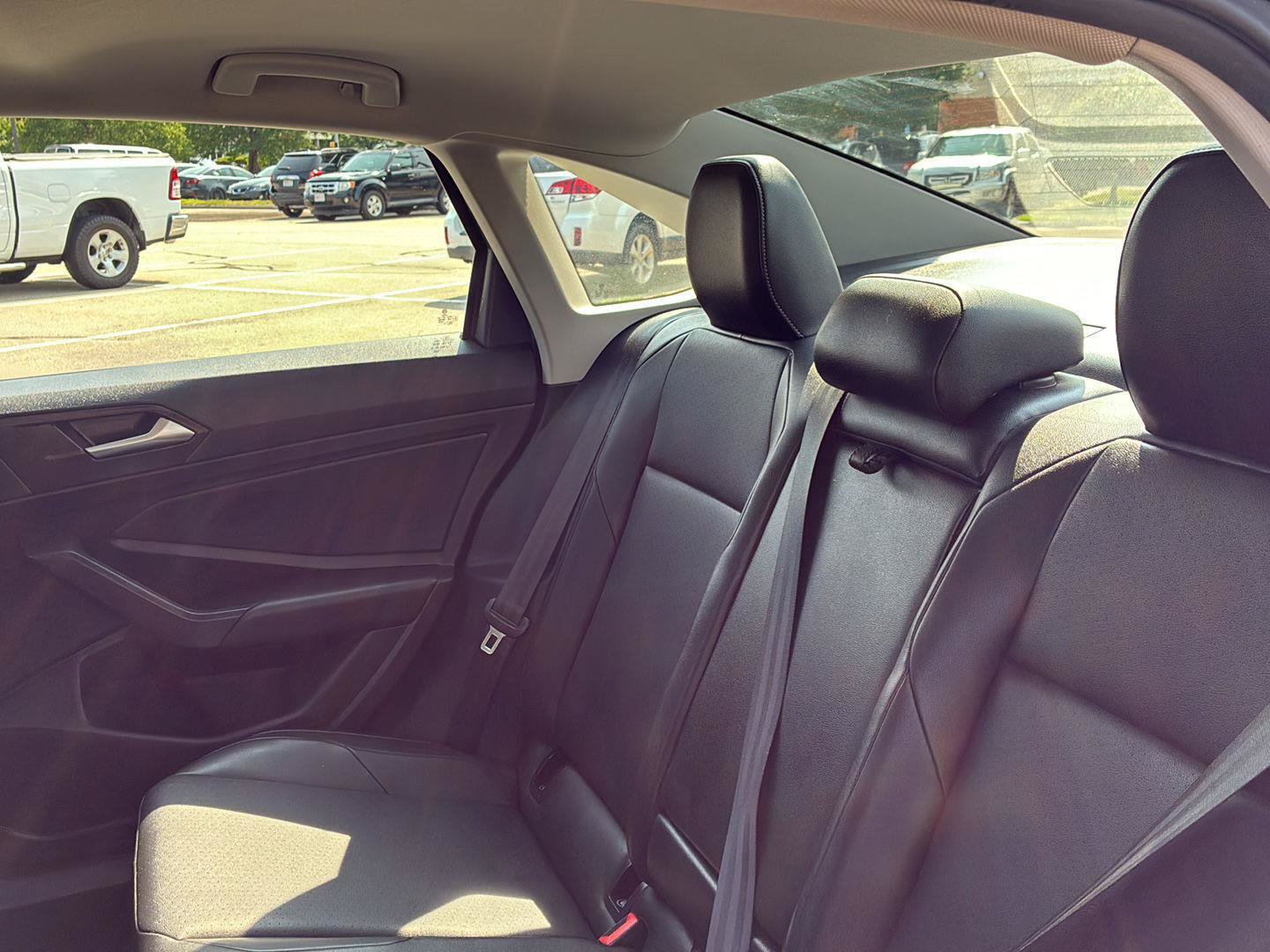 Used 2019 Volkswagen Jetta SE w/ Cold Weather Package FWD image 29
