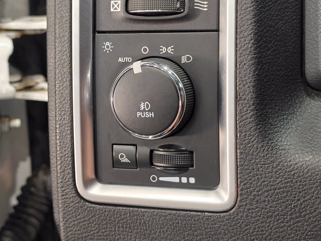 Used 2015 RAM 1500 Outdoorsman AWD/4WD image 34