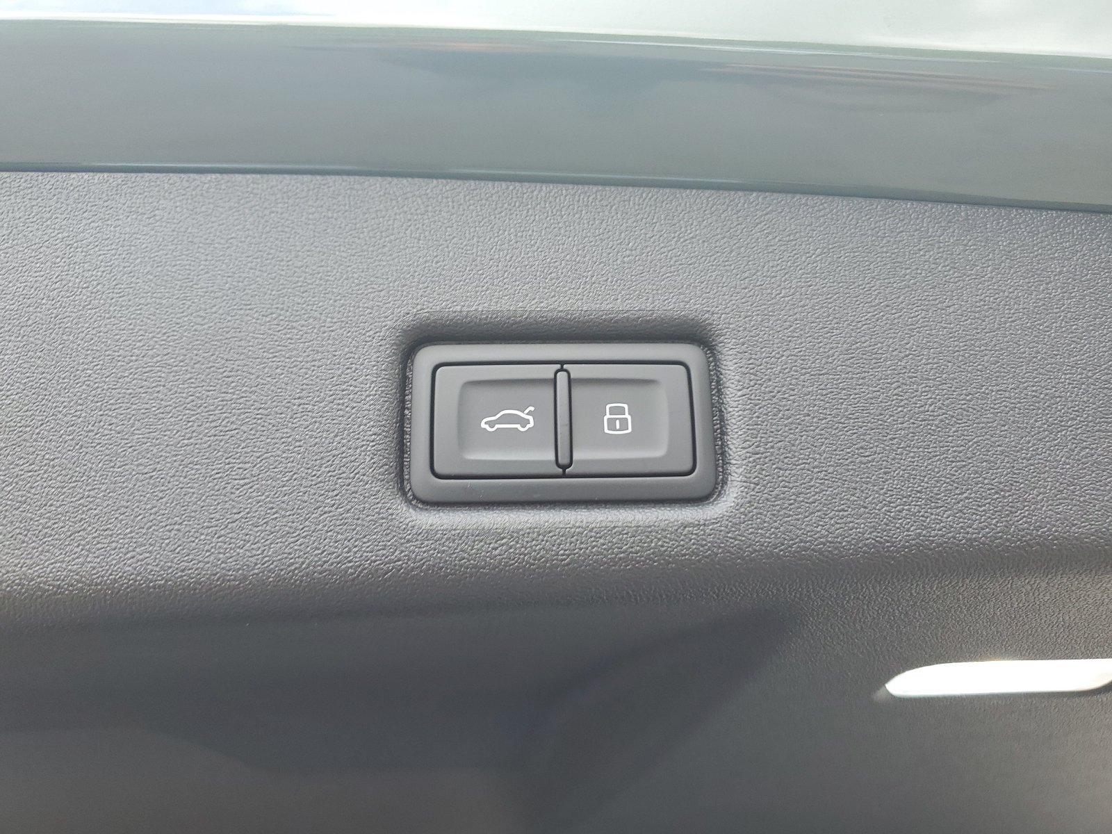 New 2026 Audi SQ5 Prestige AWD/4WD image 9