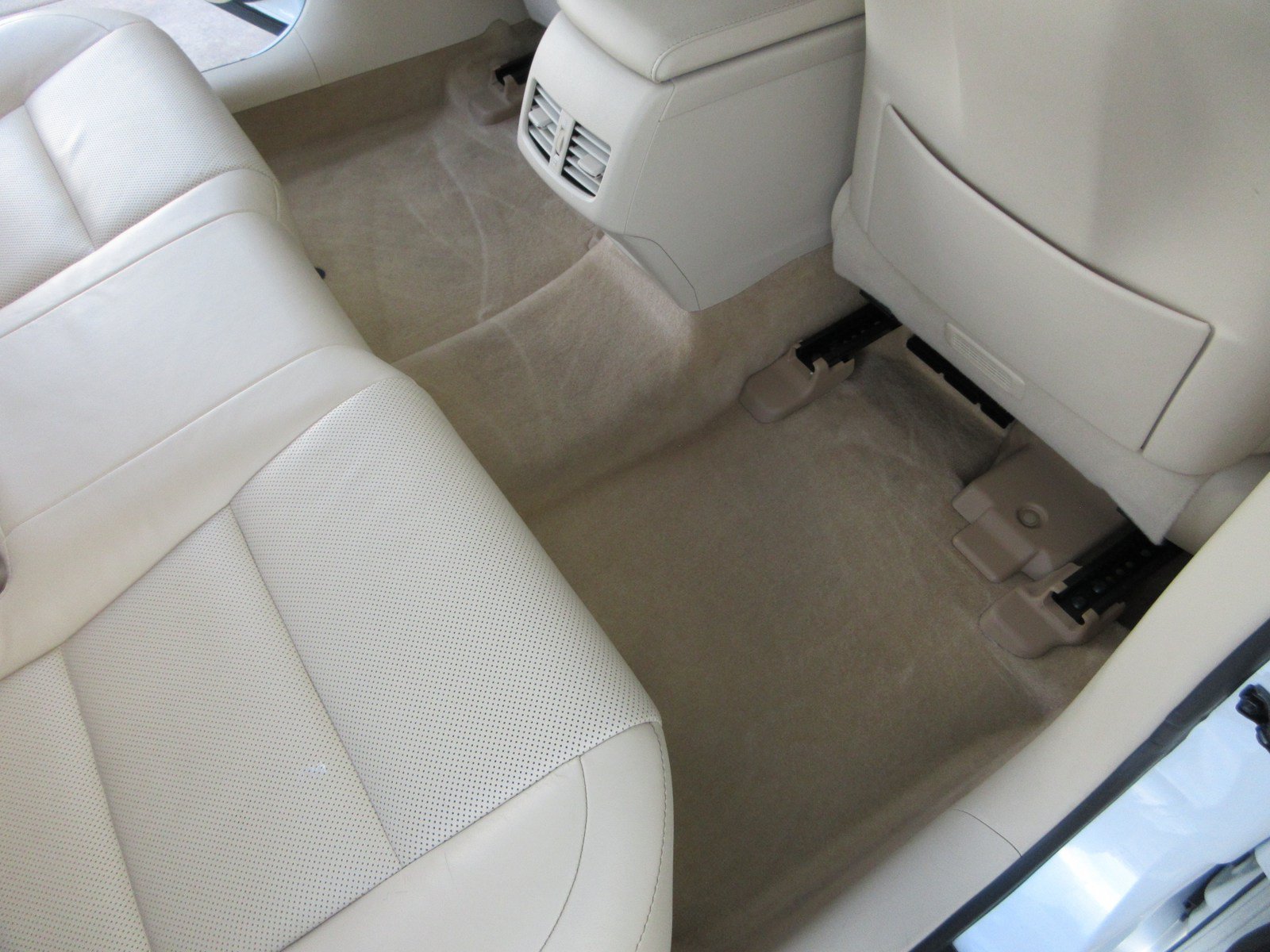 Used 2013 Lexus ES 300h w/ Luxury Pkg FWD image 20