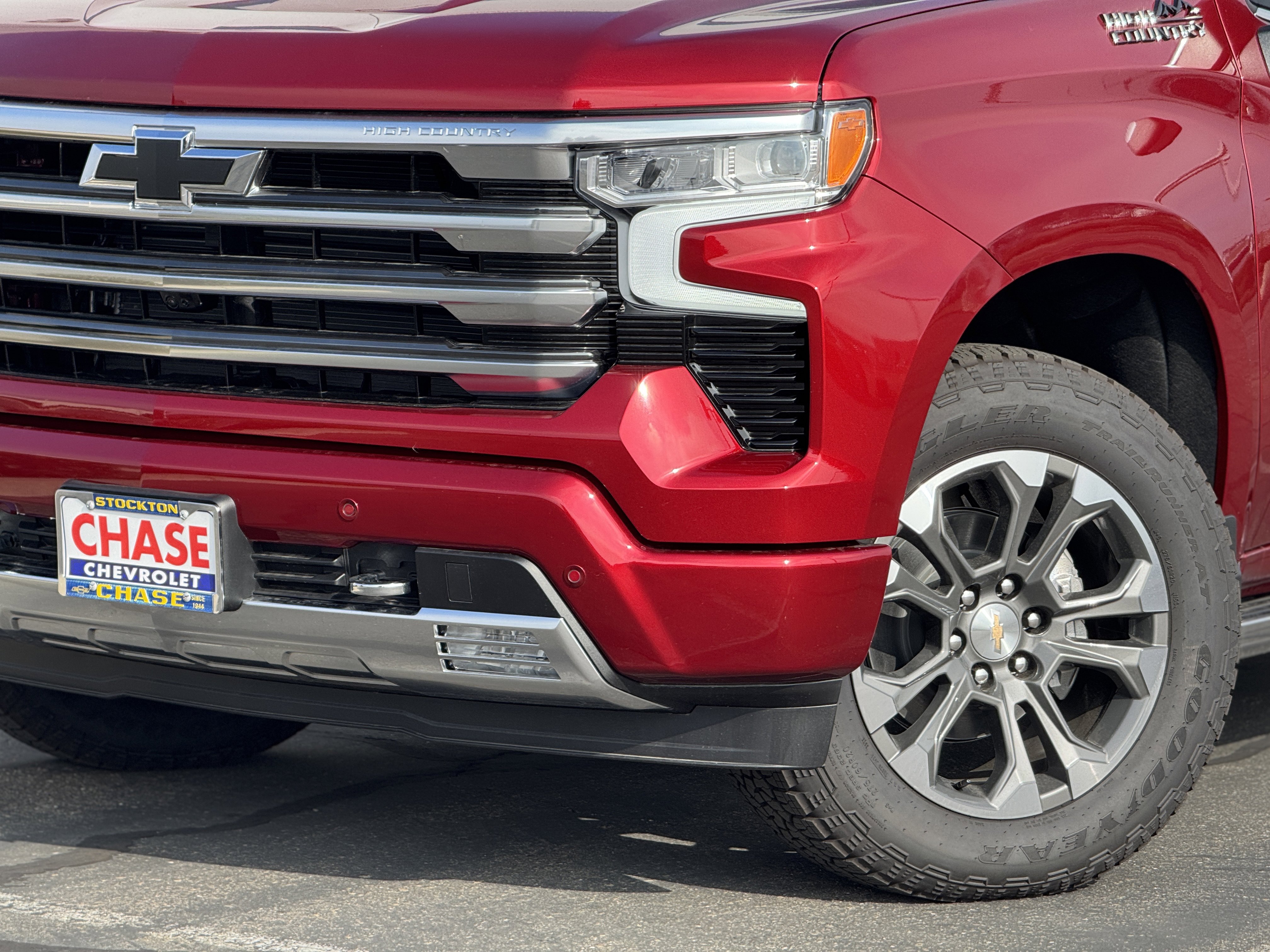 New 2026 Chevrolet Silverado 1500 High Country w/ Technology Package AWD/4WD image 3