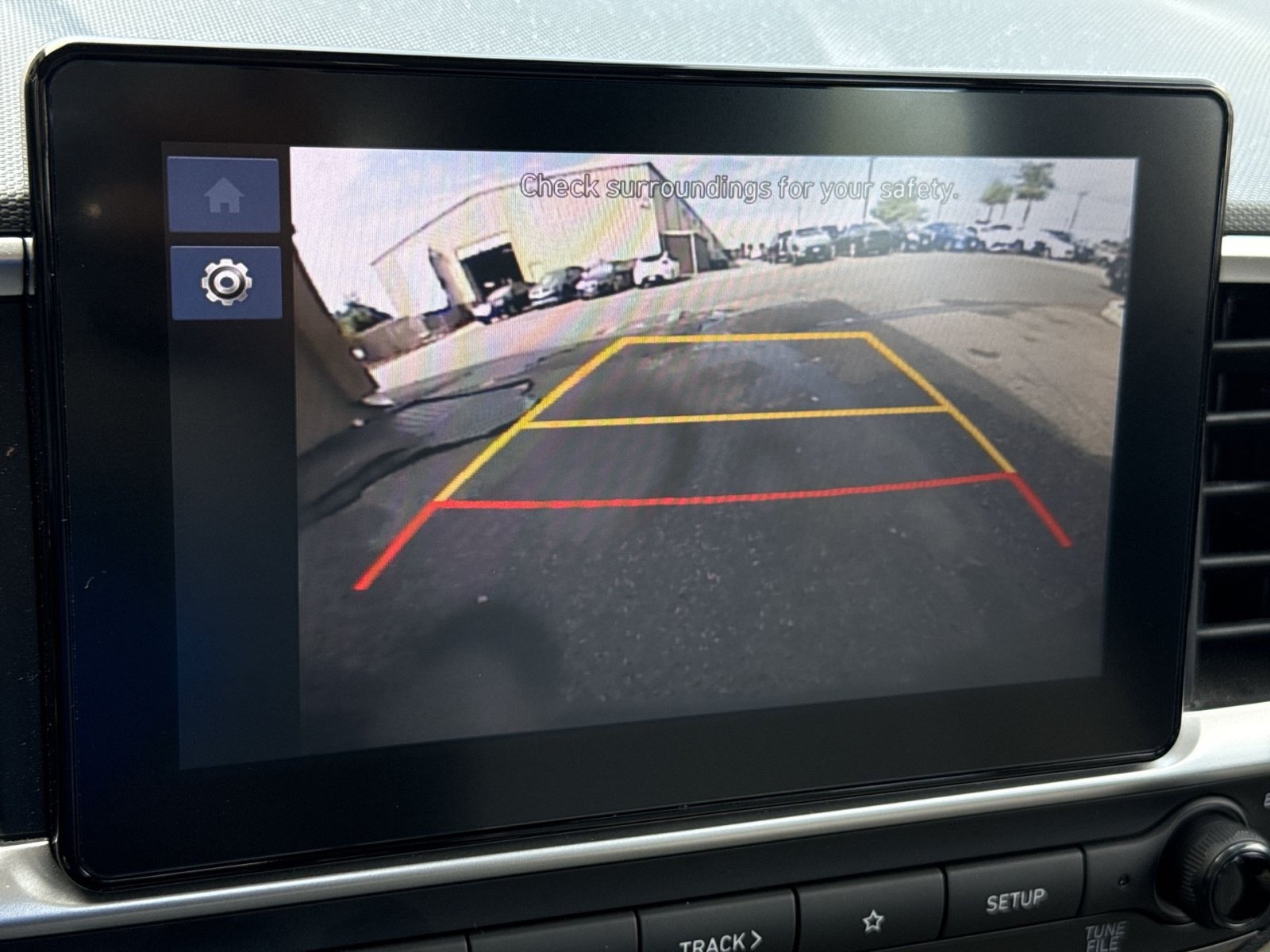 Certified 2024 Hyundai Venue SEL FWD image 17