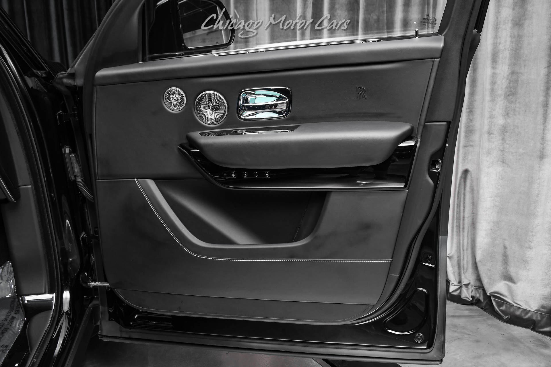 Used 2023 Rolls-Royce Cullinan w/ Cullinan Package image 36
