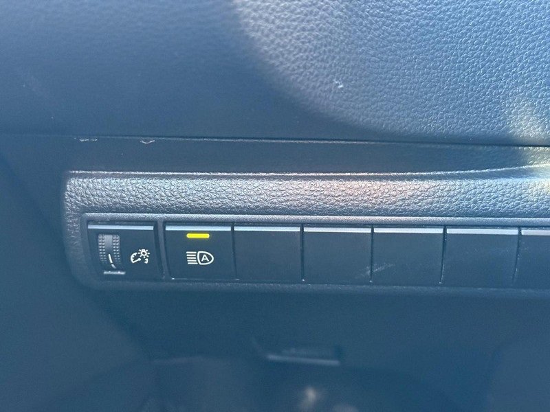 Used 2024 Toyota Corolla LE image 29