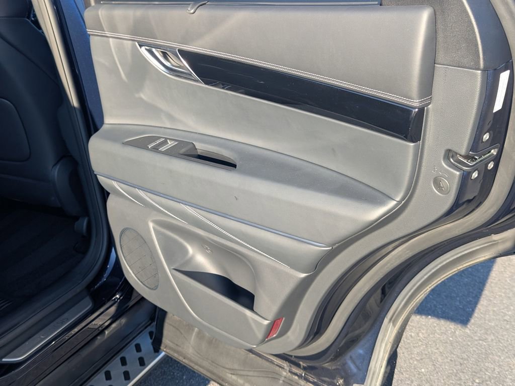 Used 2025 Genesis GV80 2.5T image 15