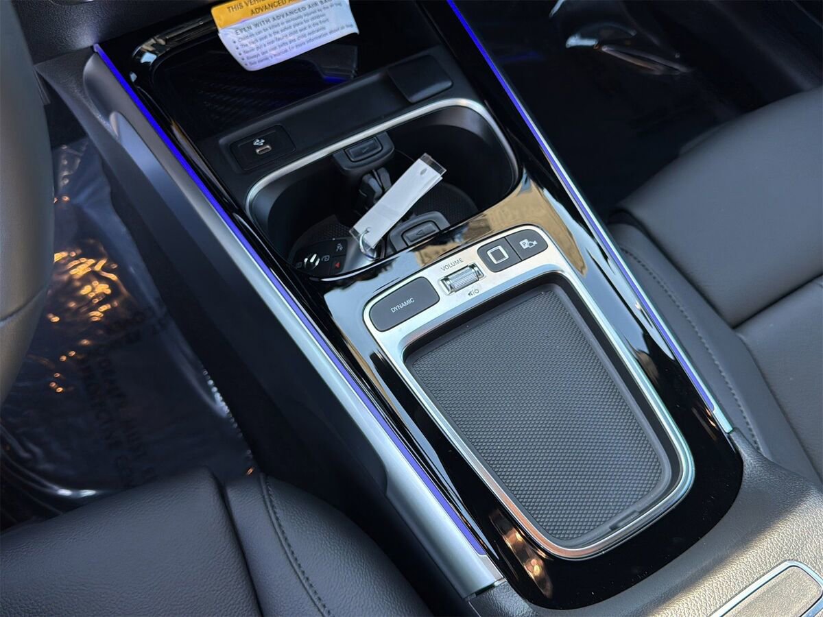 New 2026 Mercedes-Benz GLB 250 4MATIC image 19