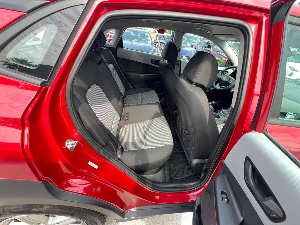 Used 2021 Hyundai Kona SE FWD image 4