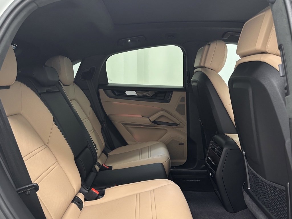 Used 2025 Porsche Cayenne GTS image 21