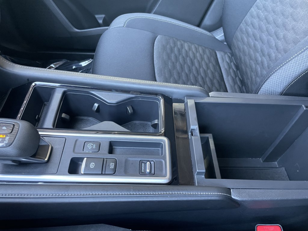 Used 2024 Nissan Pathfinder SV w/ Lighting Package (N92) image 41