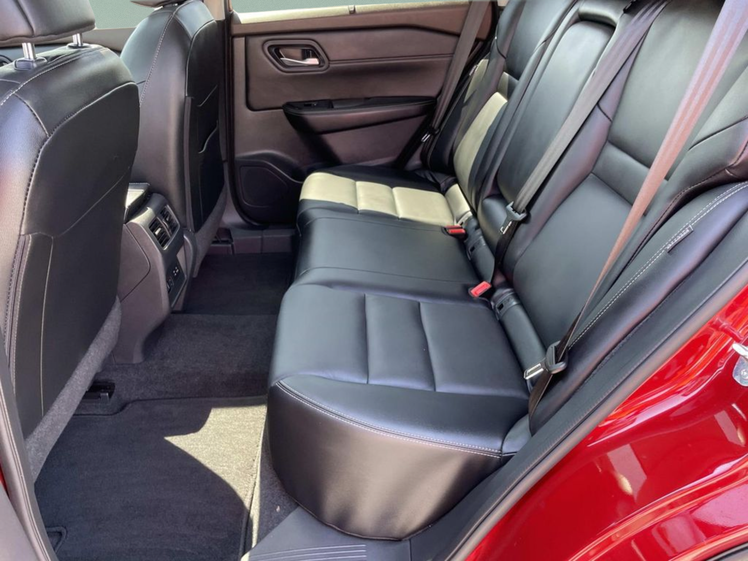 Used 2023 Nissan Rogue SL w/ SL Premium Package FWD image 11