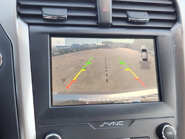 Used 2020 Ford Fusion SE FWD image 19