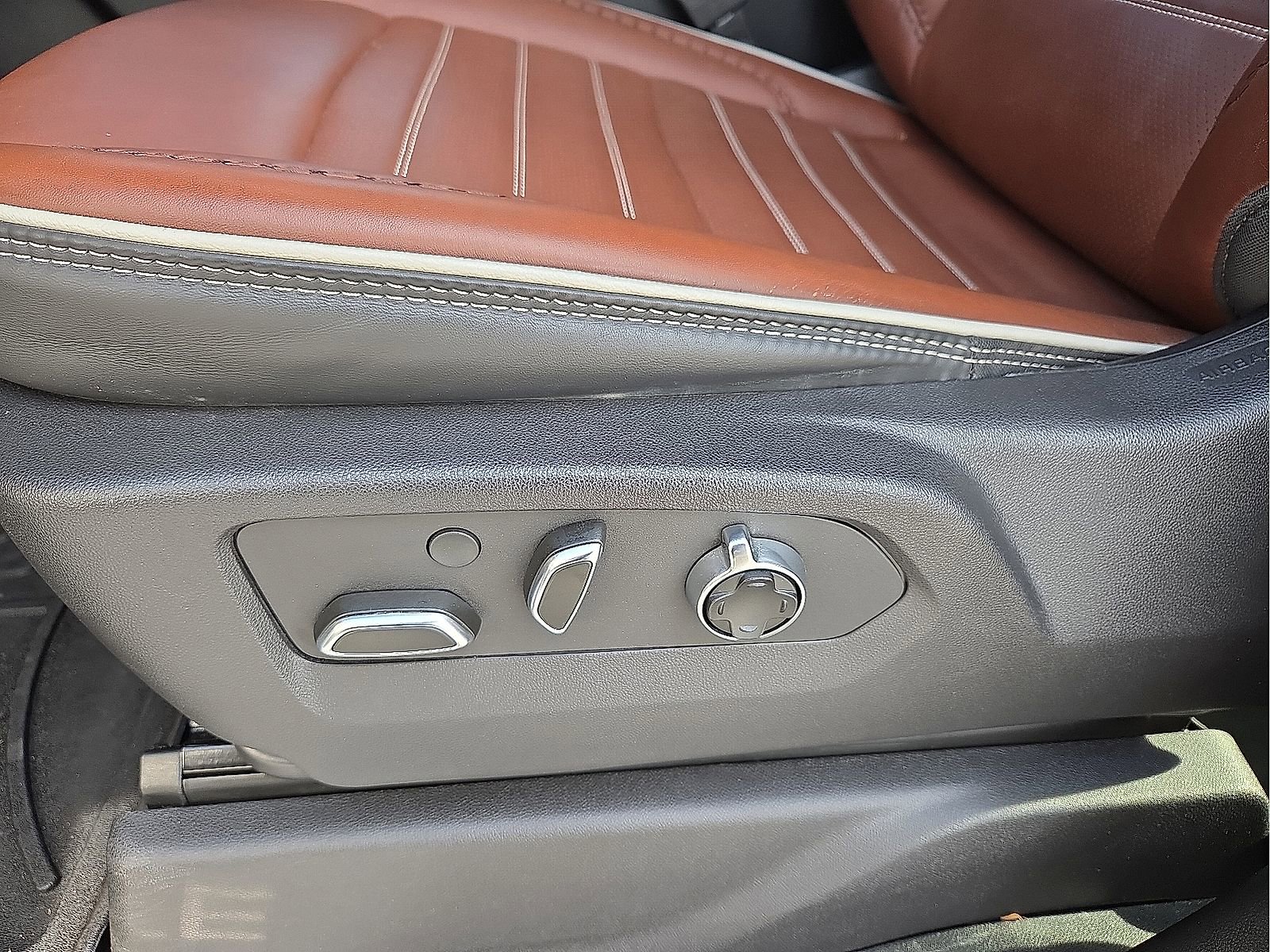 Used 2024 GMC Sierra 1500 Denali Ultimate image 14