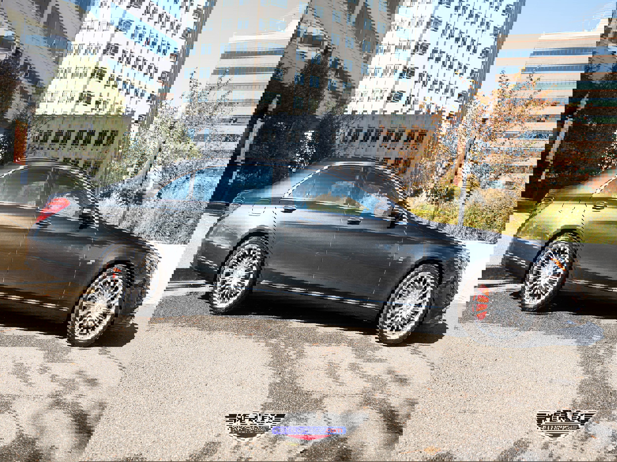 Used 2019 Mercedes-Benz S 560 4MATIC Sedan w/ Premium Package image 8