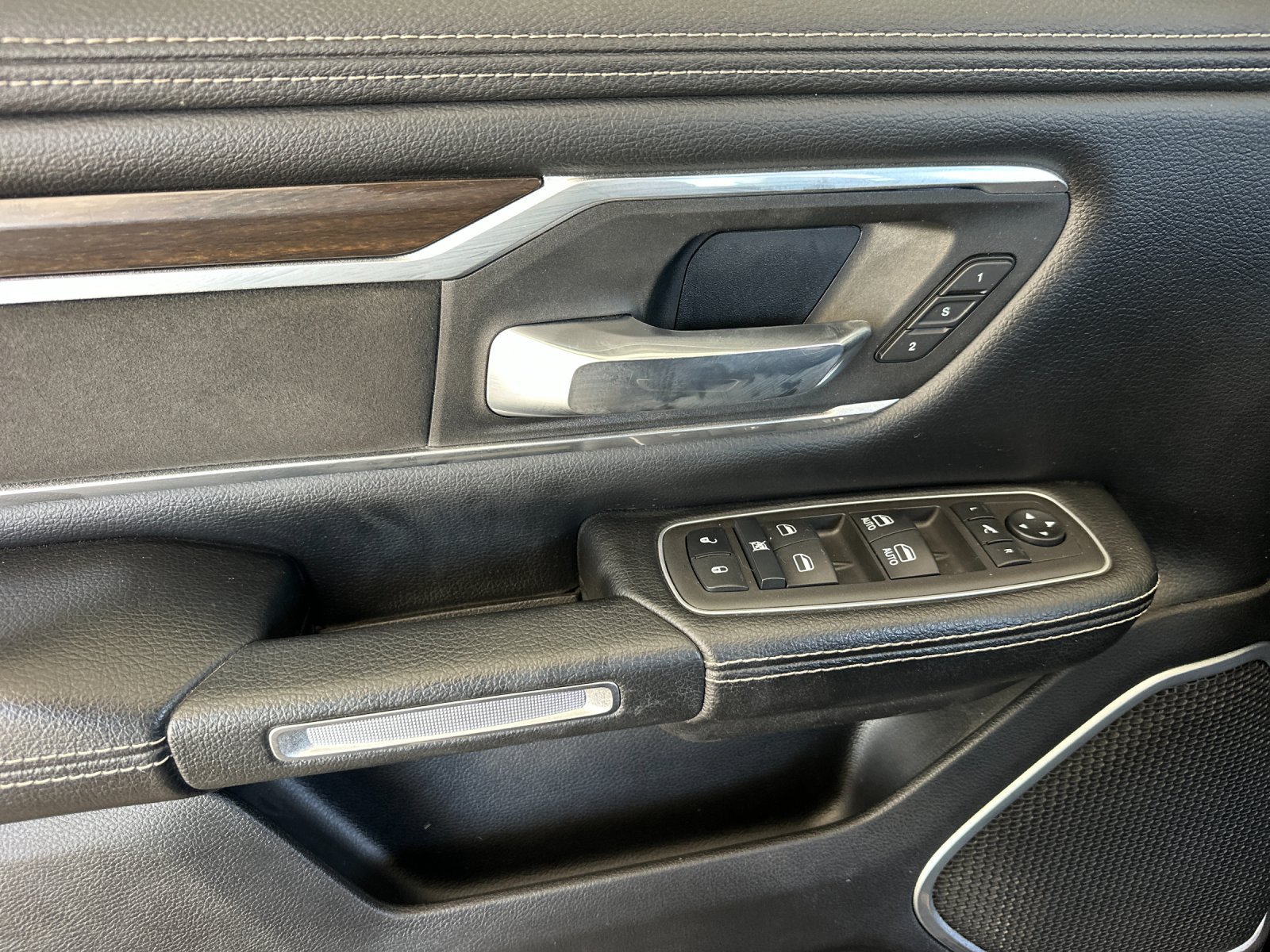 Used 2022 RAM 1500 Laramie RWD image 10