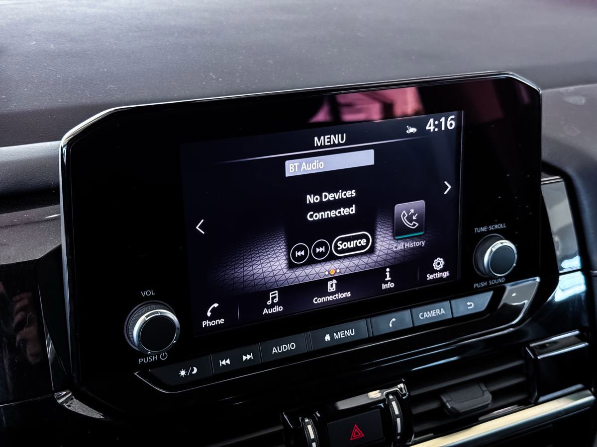 Used 2025 Nissan Pathfinder SV image 47