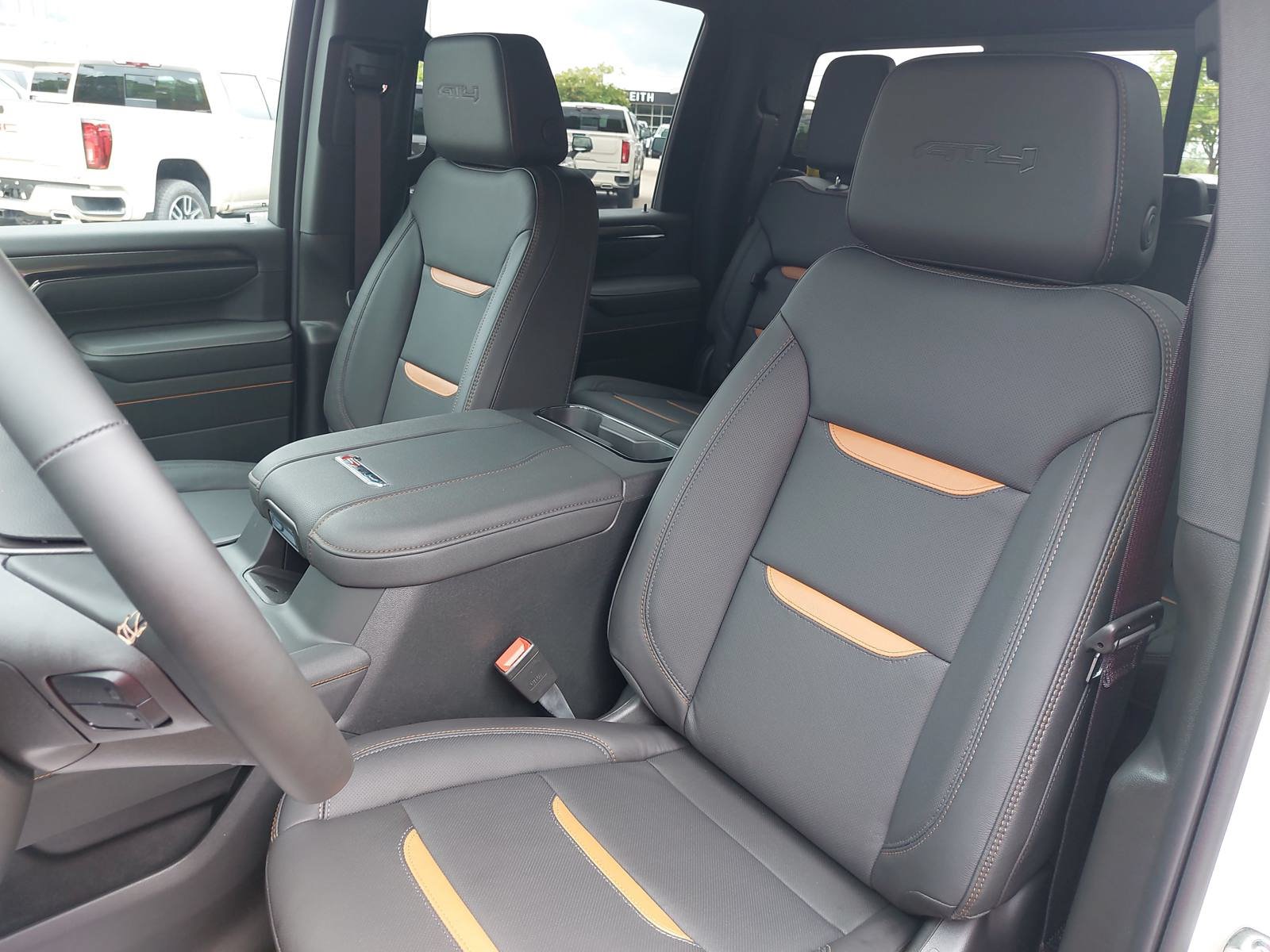 New 2026 GMC Sierra 2500 AT4 w/ AT4 Premium Plus Package AWD/4WD image 15