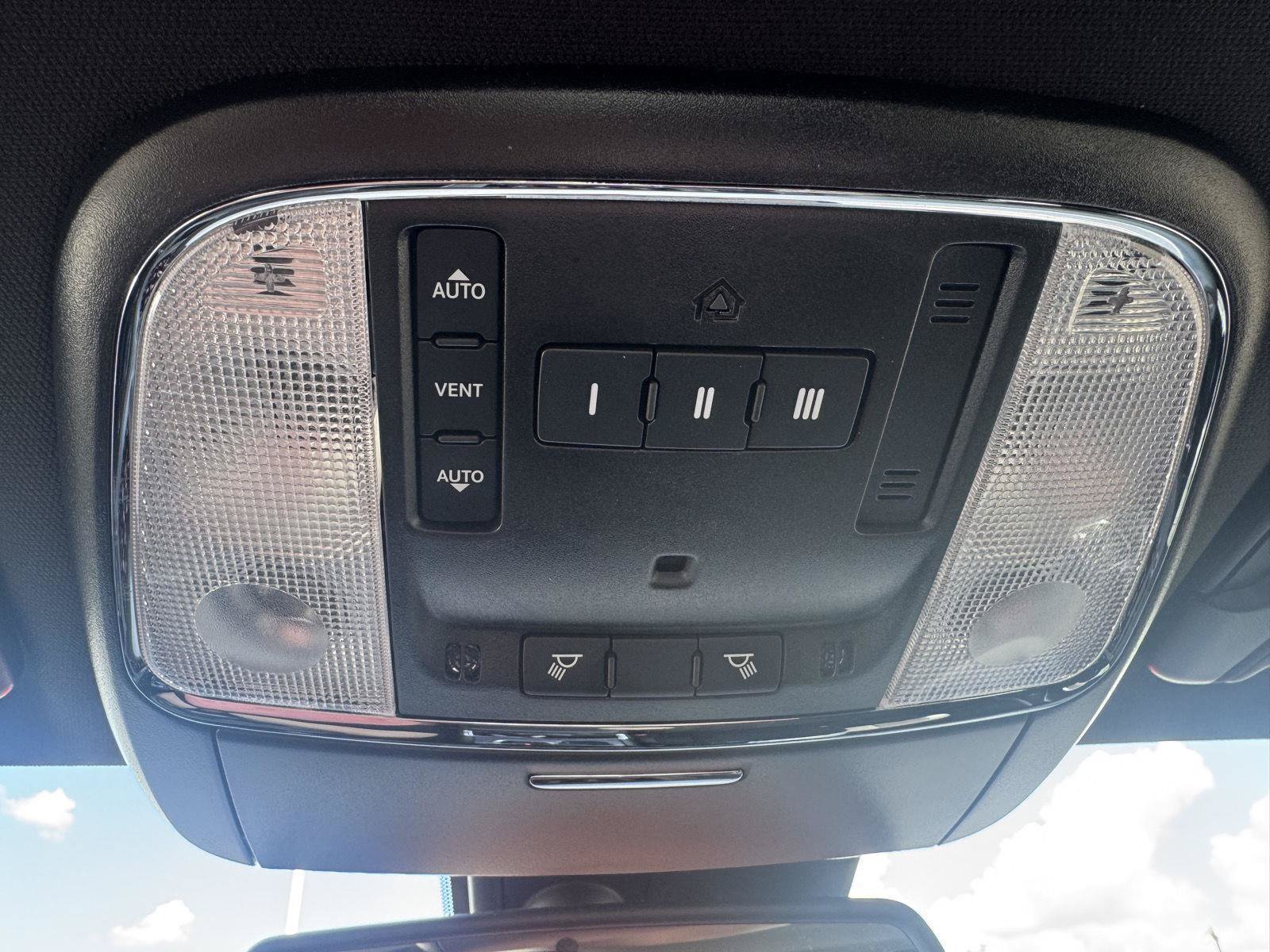 Used 2023 Dodge Charger Scat Pack w/ Plus Group RWD image 17