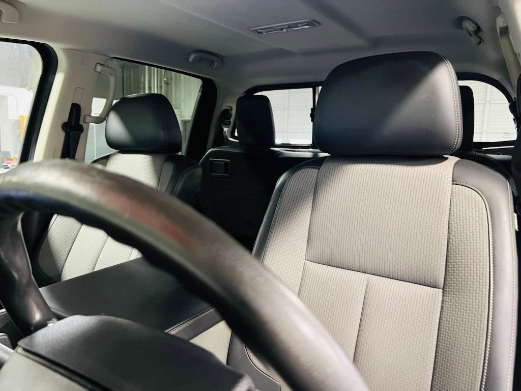 Used 2018 Nissan Titan S w/ S Utility Package RWD image 2