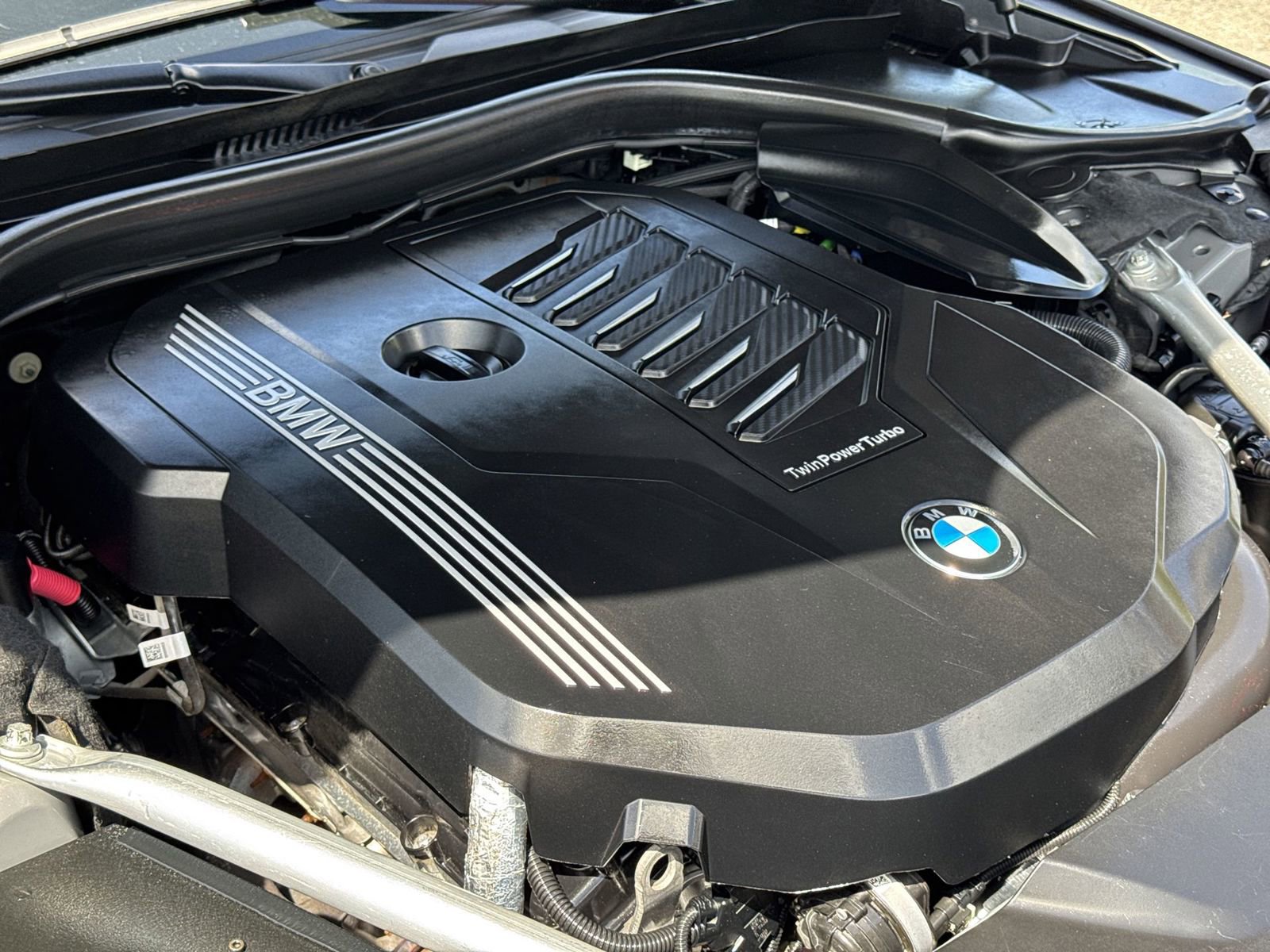 Used 2022 BMW 740i w/ Premium Package image 34