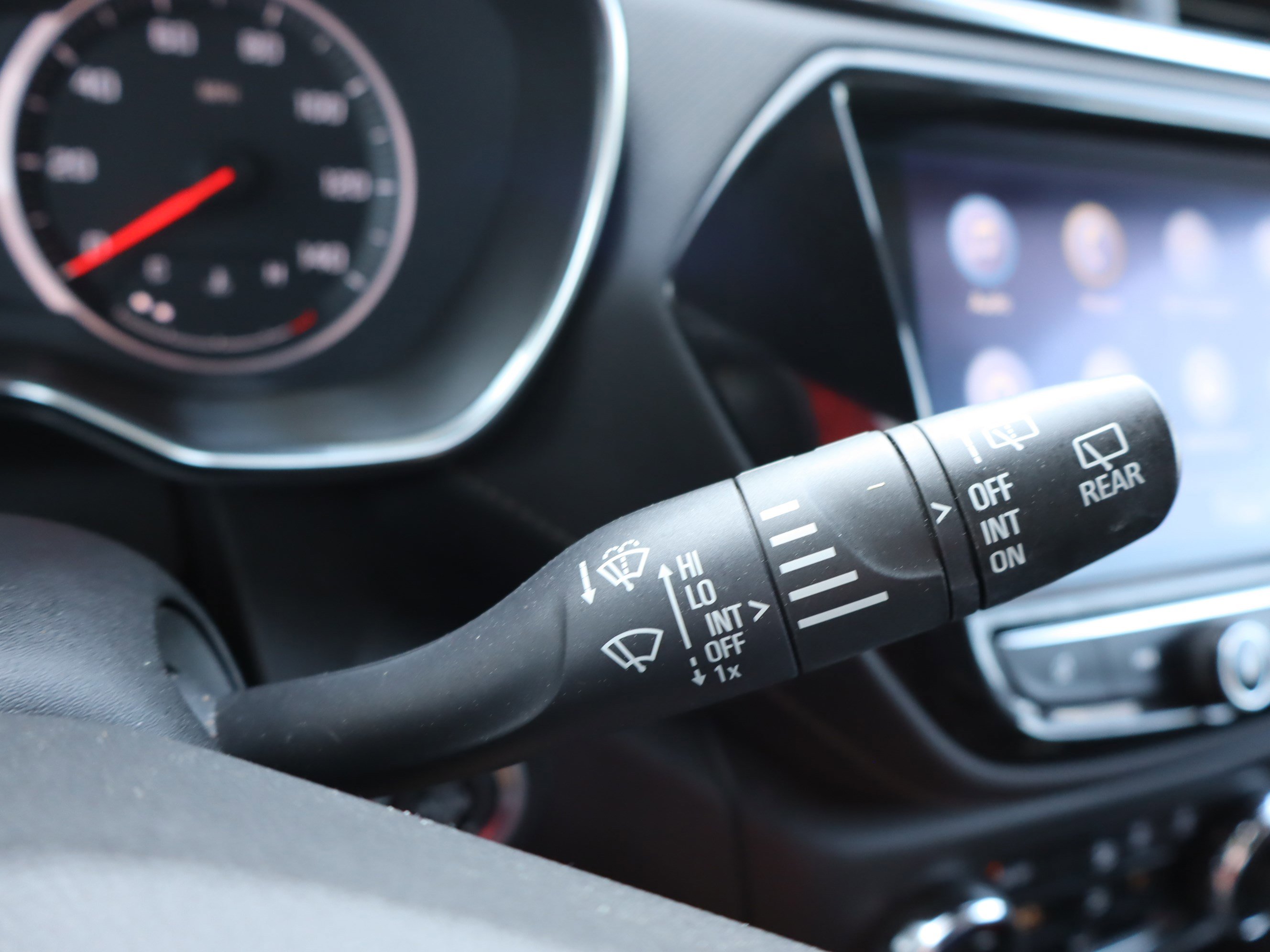 Used 2021 Chevrolet TrailBlazer ACTIV w/ Technology Package FWD image 22