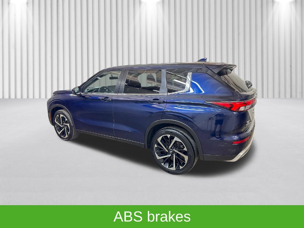 Used 2024 Mitsubishi Outlander AWD image 10
