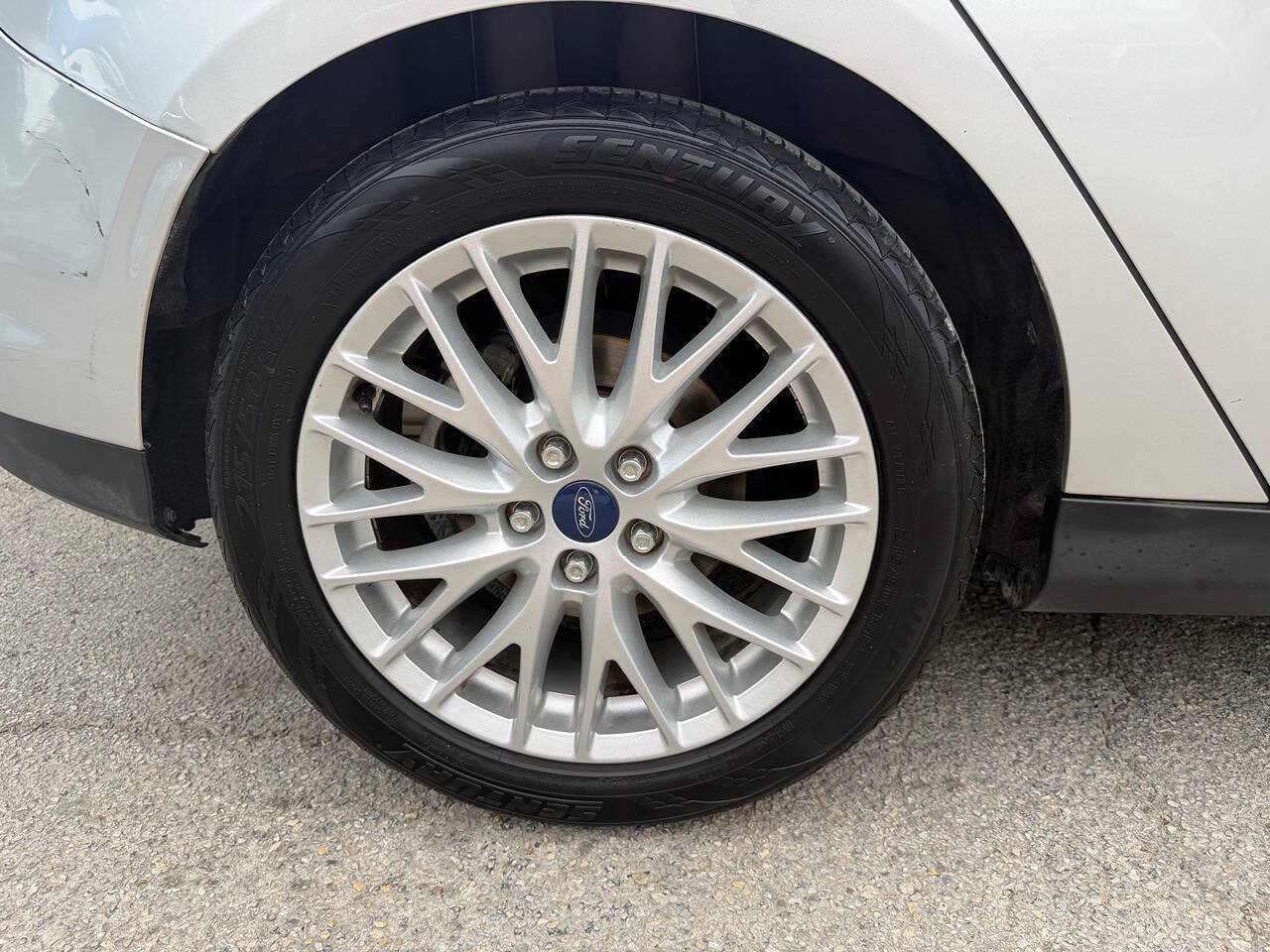 Used 2013 Ford Focus Titanium FWD image 28