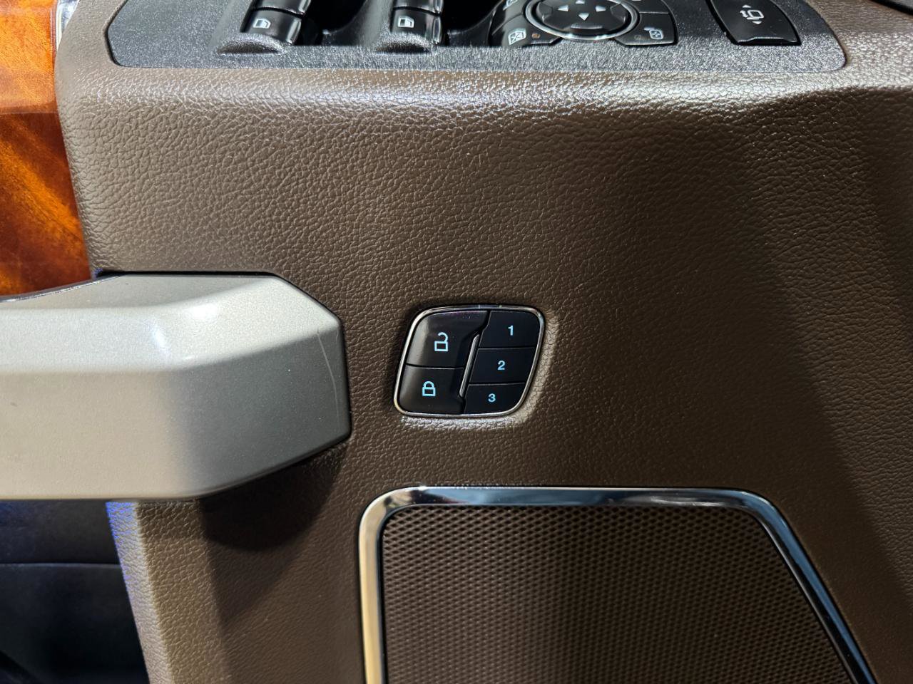 Used 2017 Ford F350 King Ranch w/ King Ranch Ultimate Package AWD/4WD image 27