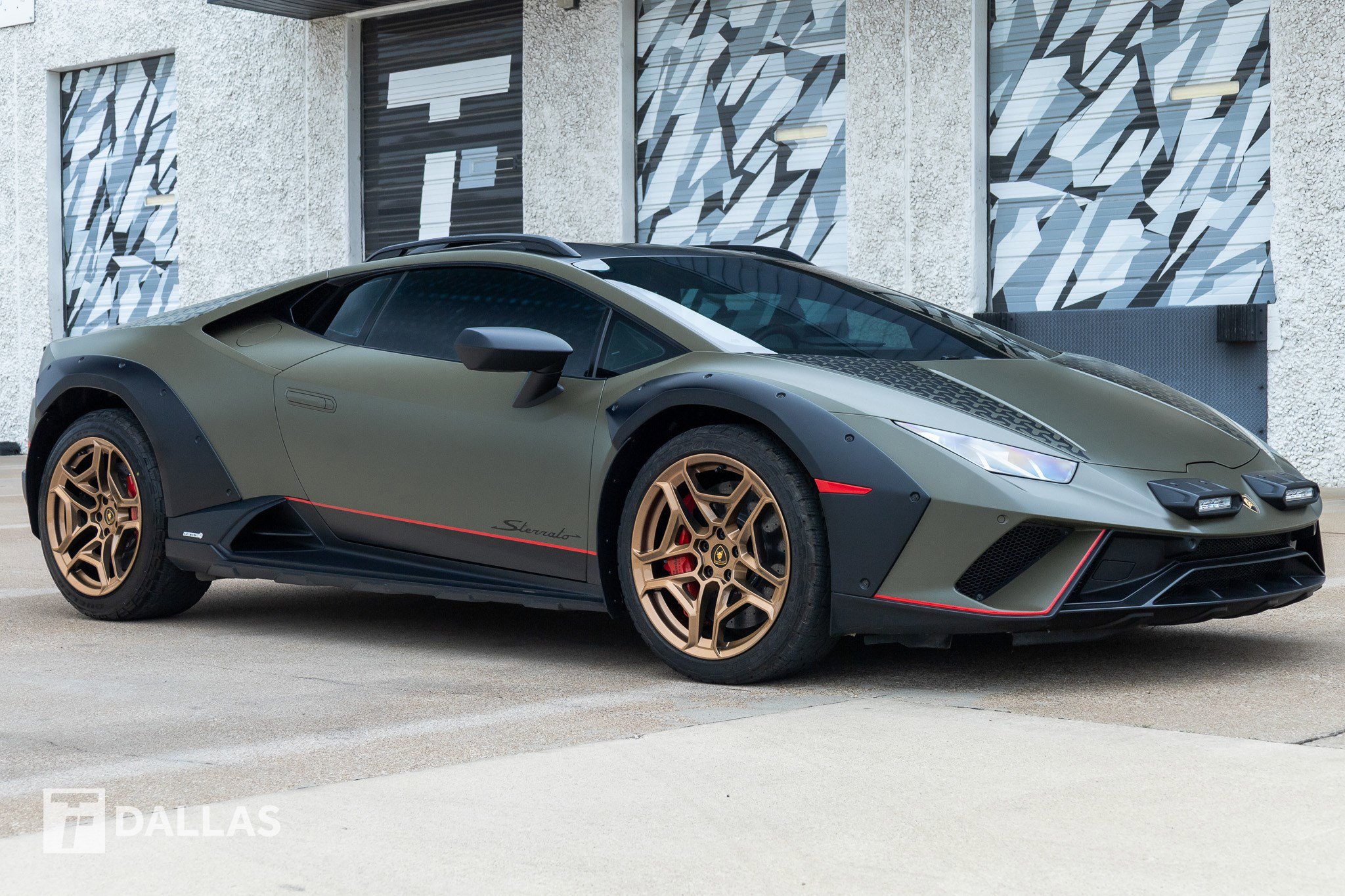 Used 2024 Lamborghini Huracan Sterrato AWD/4WD image 18