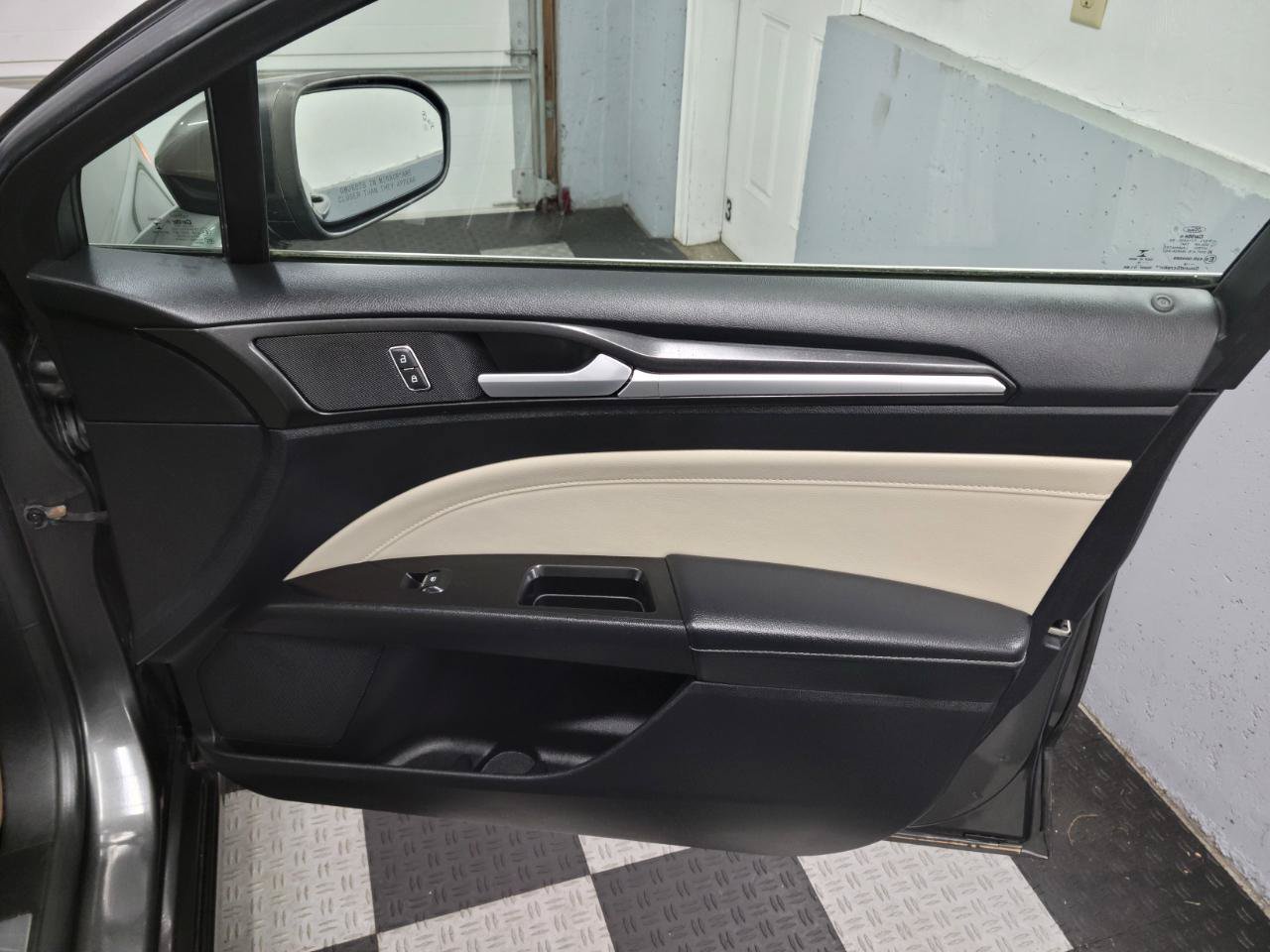 Used 2018 Ford Fusion Titanium AWD/4WD image 25