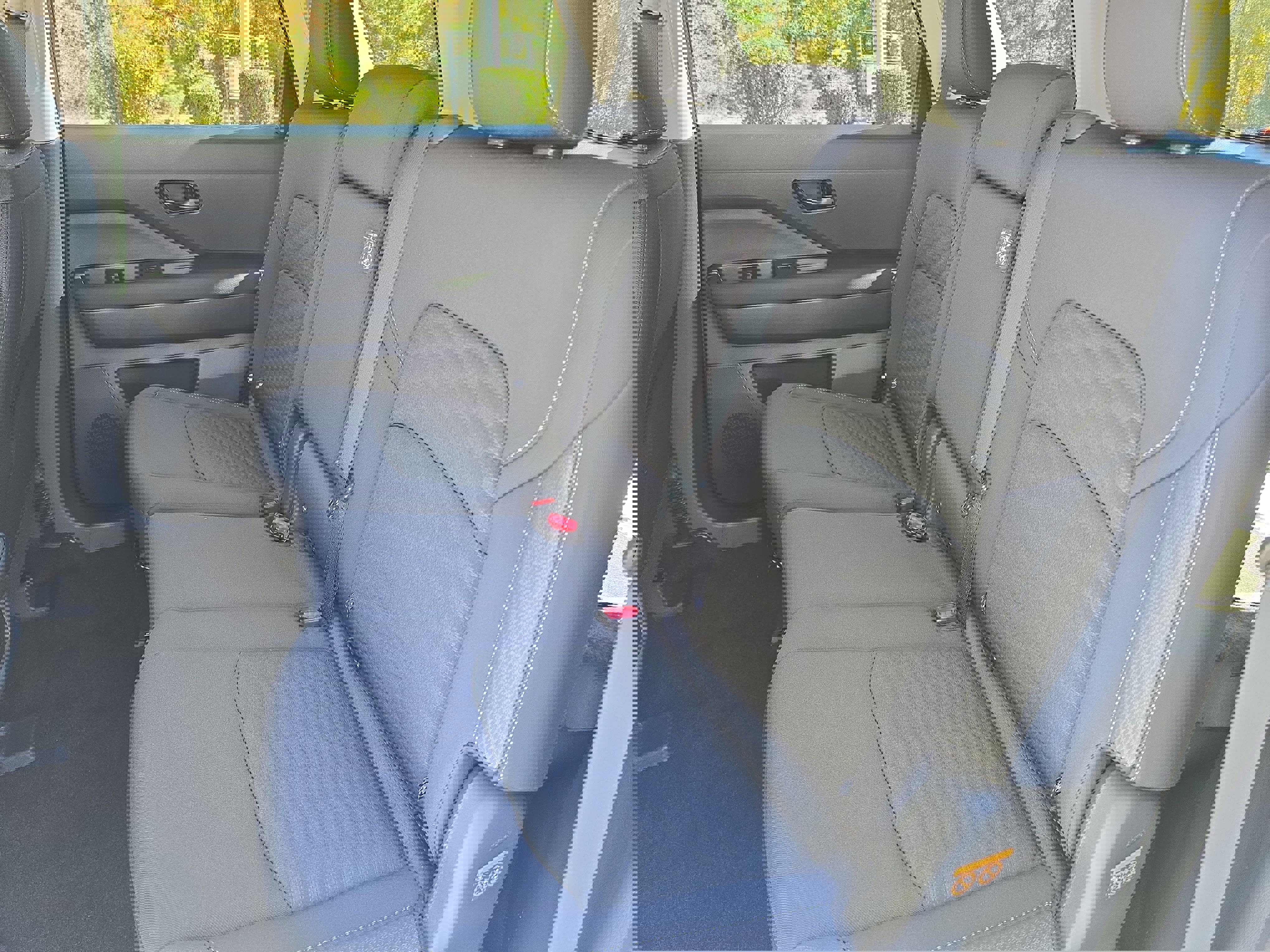 New 2025 Nissan Pathfinder SV w/ Black Appearance Package image 15