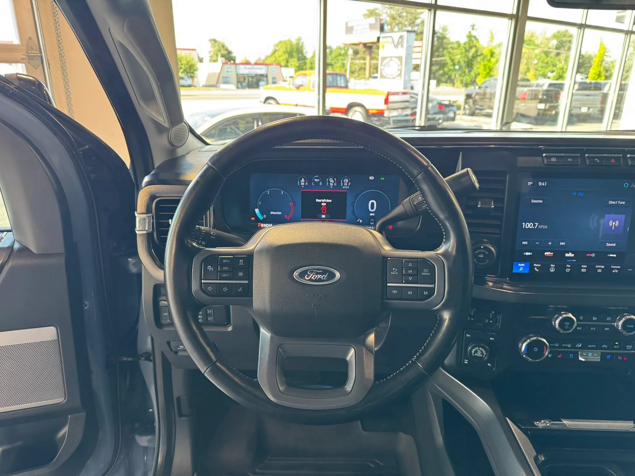 Used 2023 Ford F350 Lariat w/ Lariat Ultimate Package AWD/4WD image 18