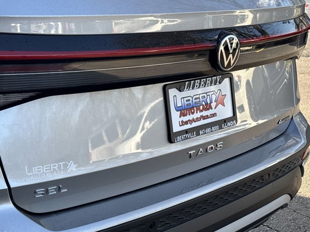New 2025 Volkswagen Taos SEL image 18