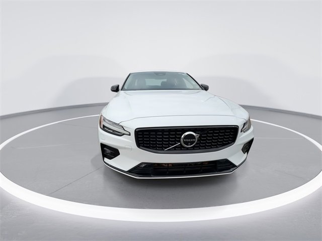 Used 2024 Volvo S60 B5 Plus image 3