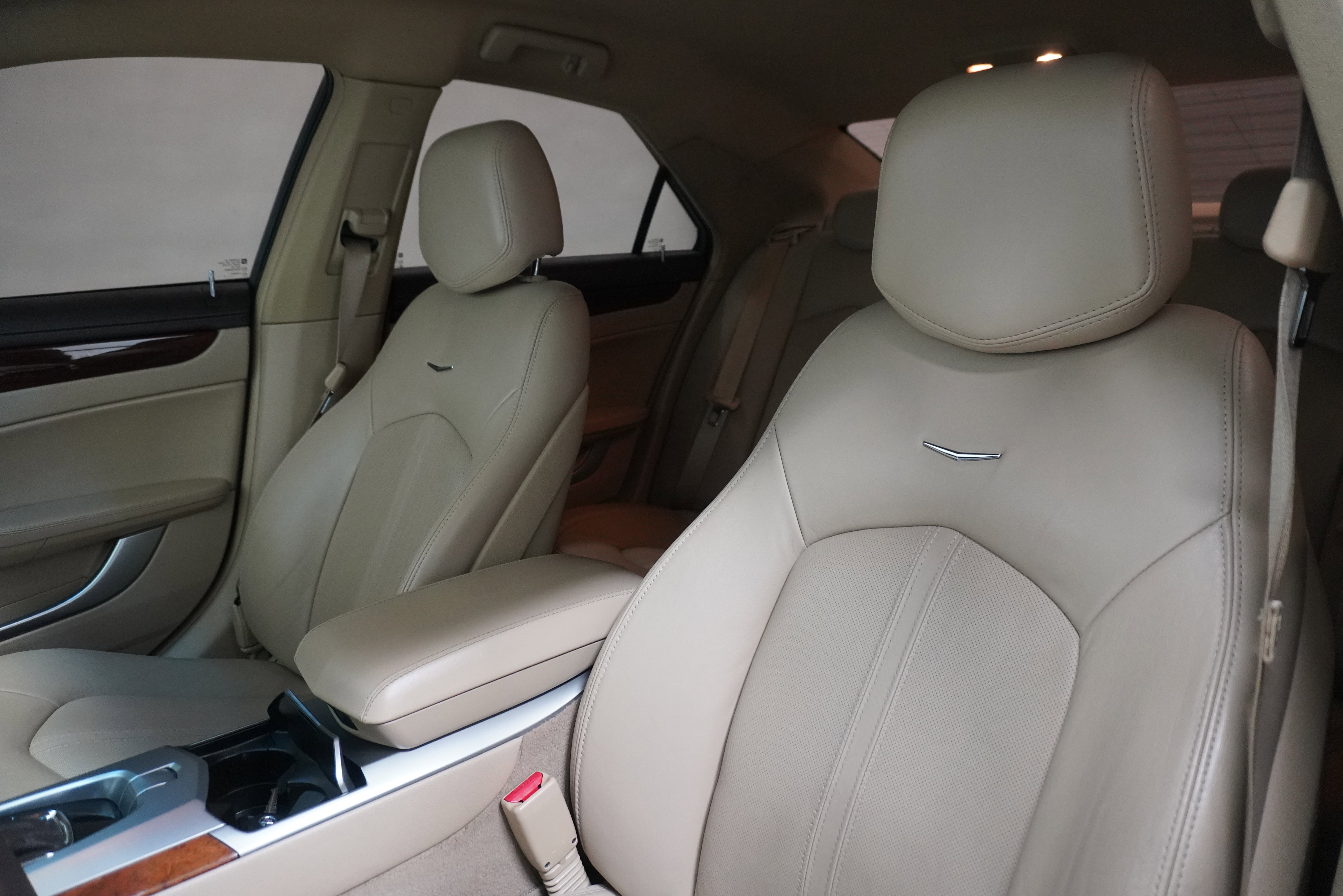 Used 2012 Cadillac CTS Luxury RWD image 10