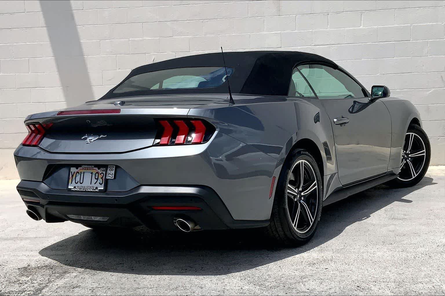 Used 2025 Ford Mustang Convertible RWD image 21