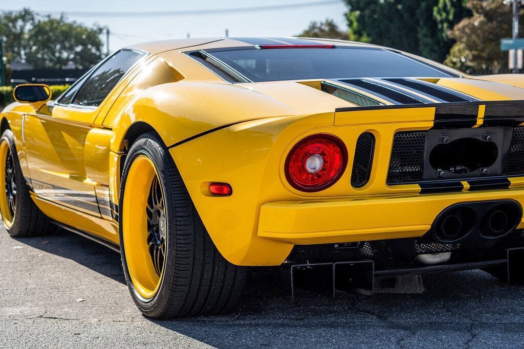 Used 2006 Ford GT RWD image 93