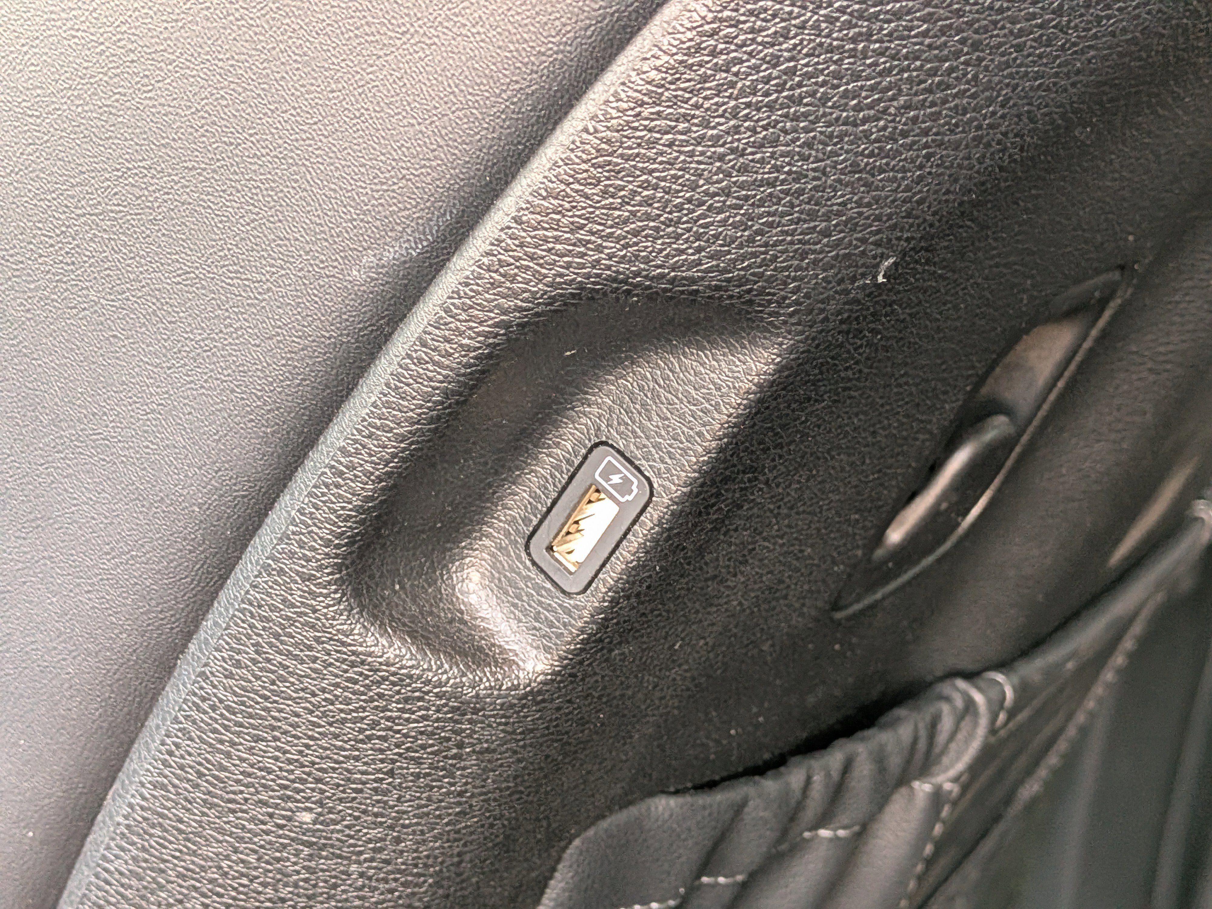 Used 2022 Kia Telluride LX image 17