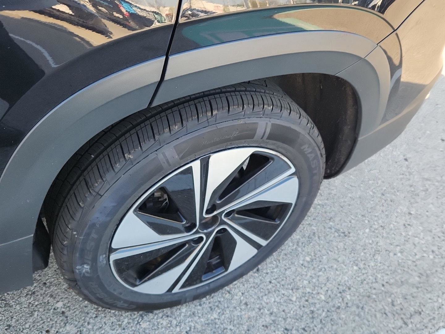 Used 2024 Volkswagen Taos SE AWD/4WD image 9