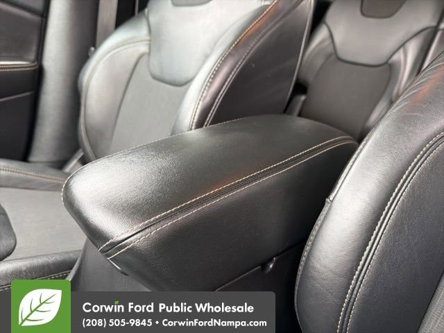 Used 2018 Jeep Cherokee Latitude Plus w/ Comfort/Convenience Group image 21