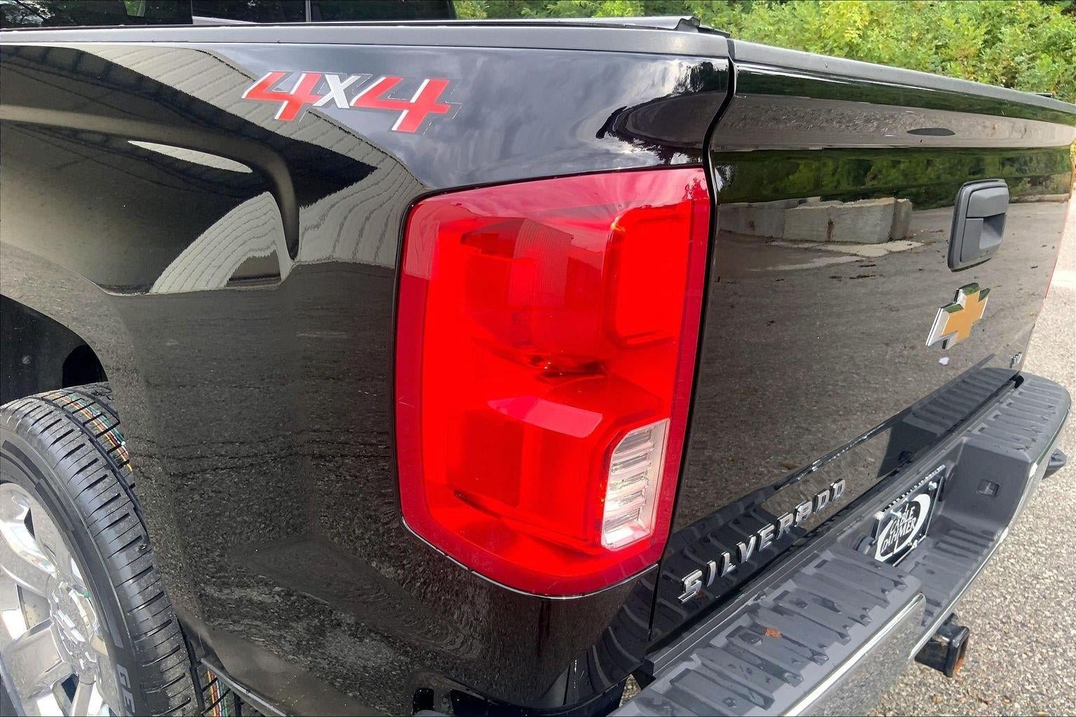 Used 2018 Chevrolet Silverado 1500 LTZ w/ Sport Package AWD/4WD image 28
