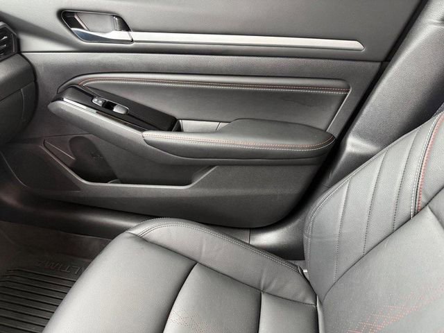 Used 2023 Nissan Altima 2.5 SR w/ SR Premium Package image 29